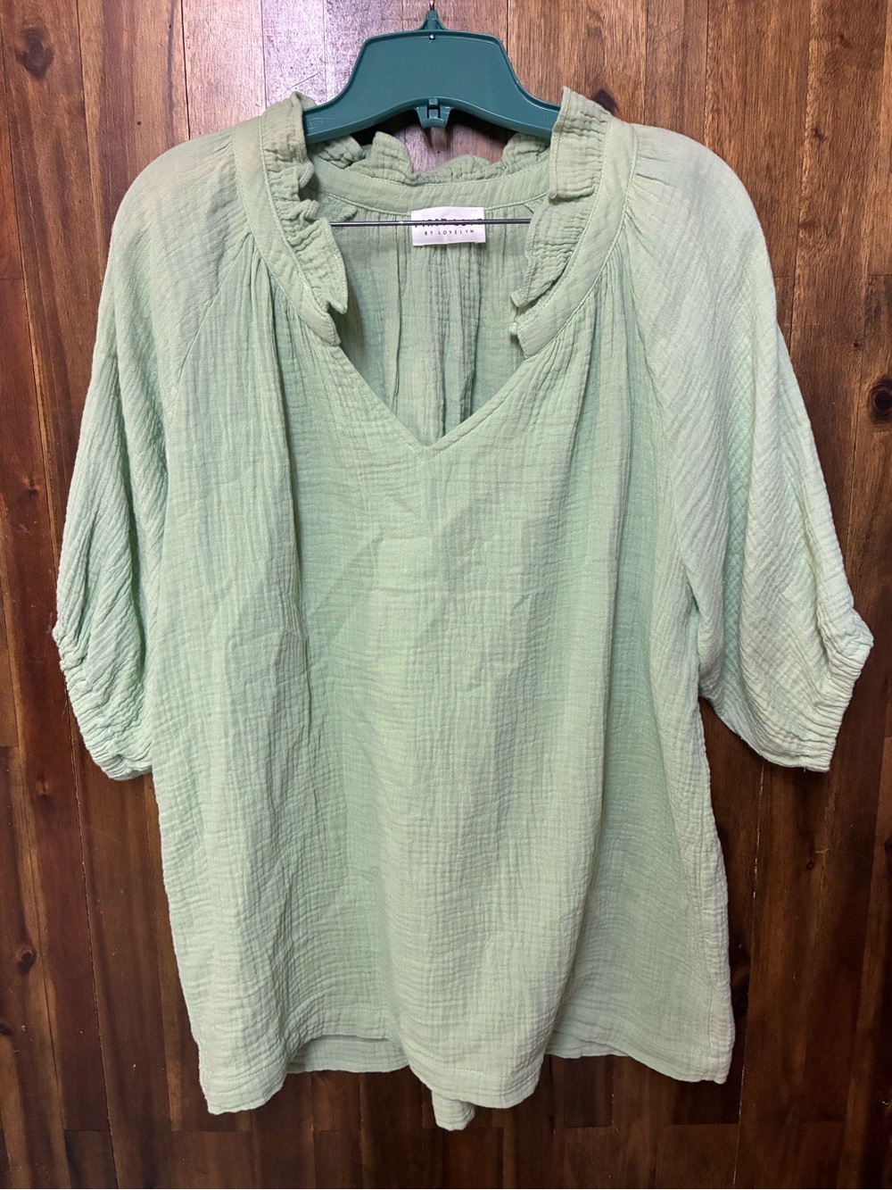 First Love by Lovelyn Light Green Women's Gauze V-Neck Top (L)